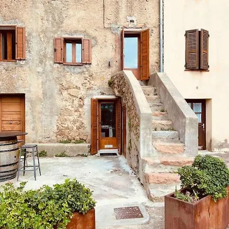 Charmant Petit Appartement Place De L Eglise Piana (Corsica) Exterior photo