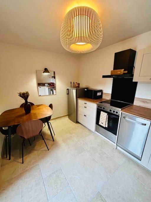 Charmant Petit Appartement Place De L Eglise * Piana (Corsica)